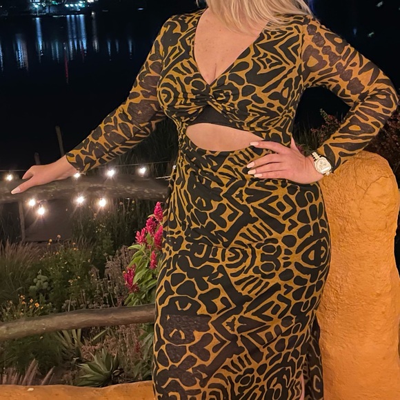 ASOS Topshop tall cut out twist front midi dress in multi bold animal print - Picture 11 of 11